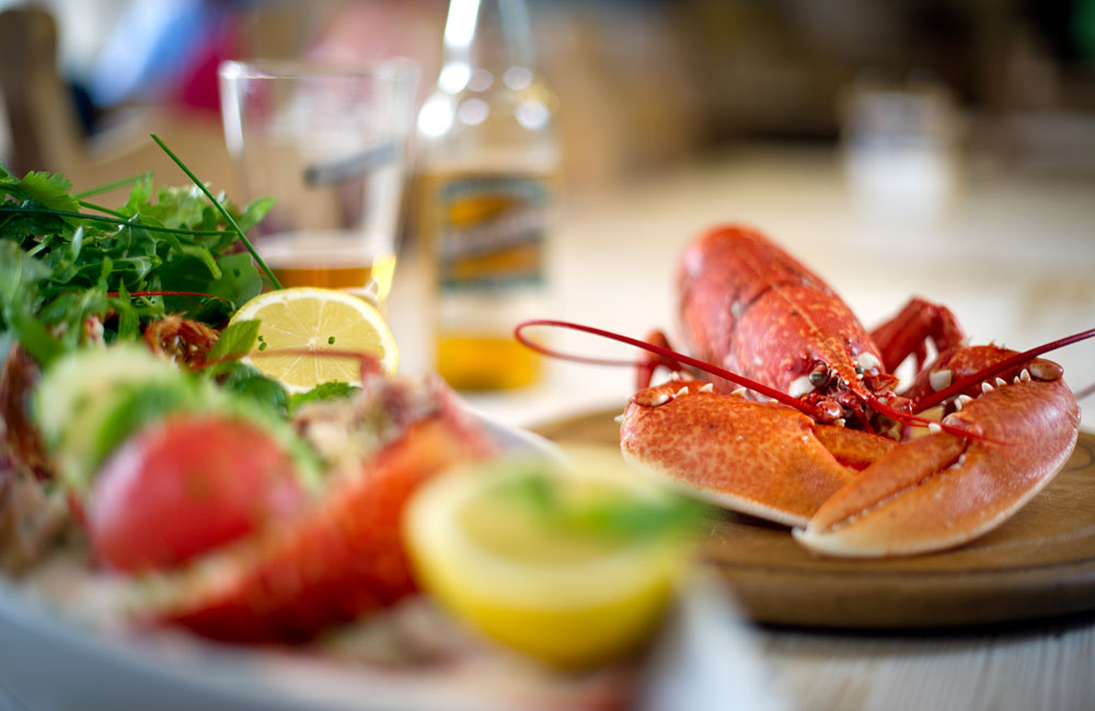 Alfresco dining - book a table.