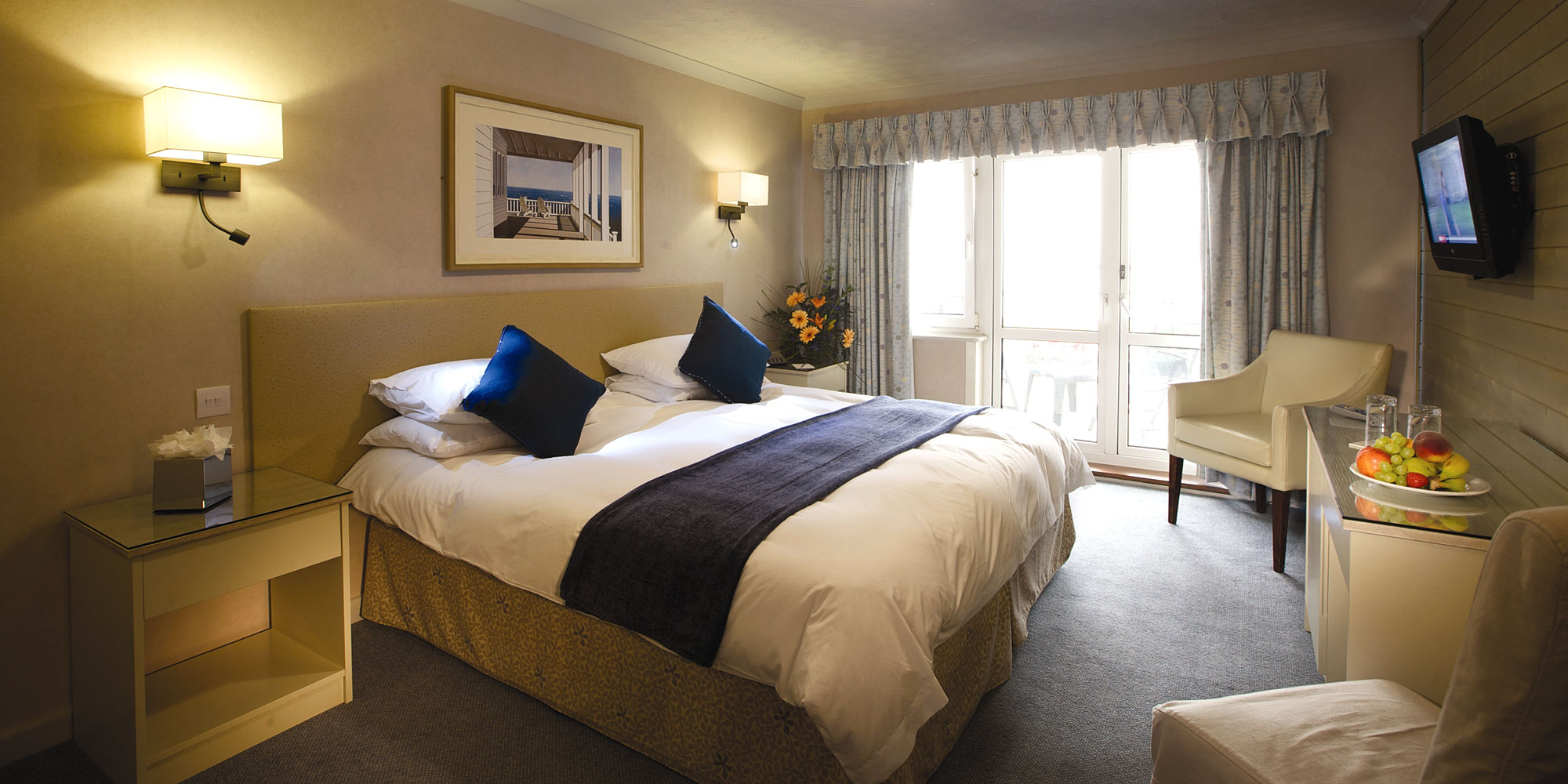 Guernsey 3 star hotel bedrooms.
