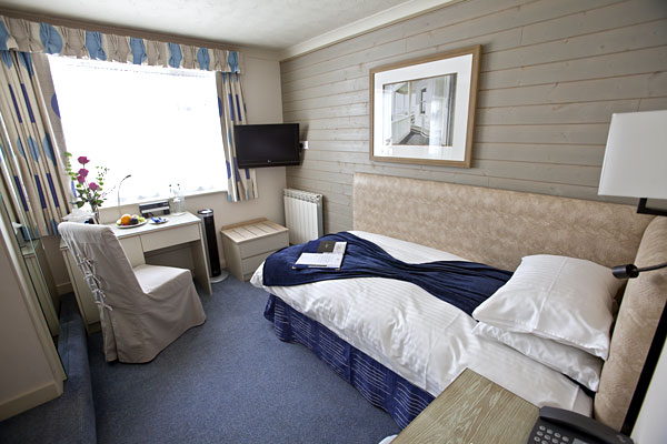 Standard single room.